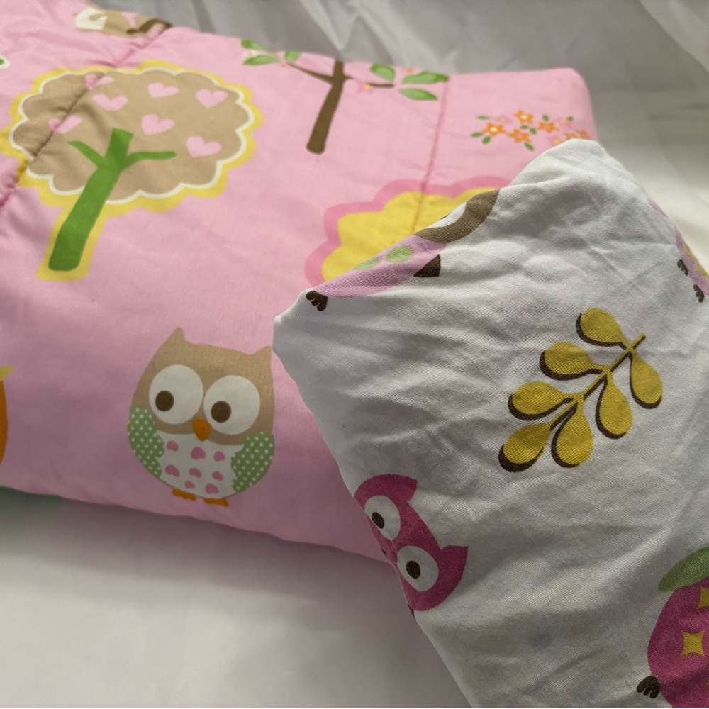 Circo Pink Forest Friends Crib/Toddler bed Comforter & Fitted Sheet - Picture 2 of 10